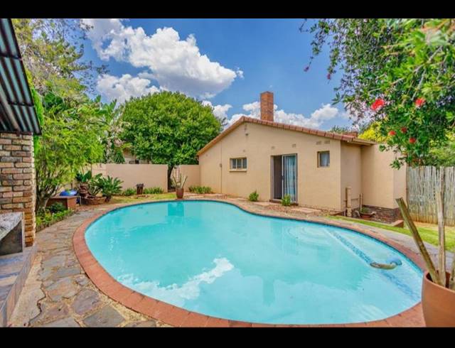 4 BEDROOM HOUSE FOR SALE IN MARLANDS